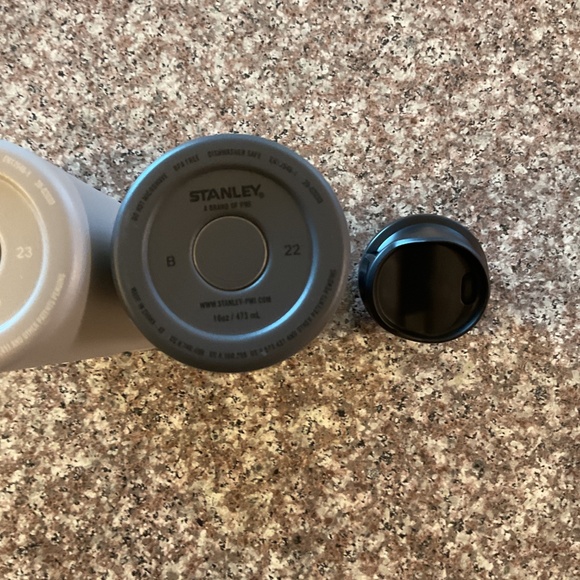 Stanley Classic Trigger Action Travel Mugs Set of 2 Charcoal and light gray 16oz - Picture 6 of 11